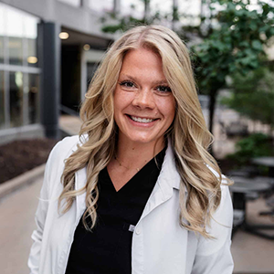 Dr. Angela Schmidt